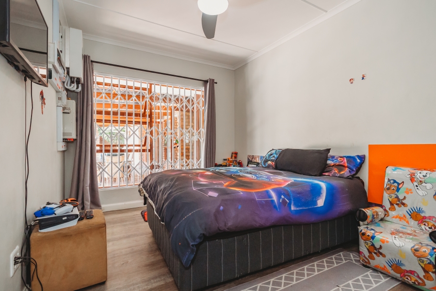 4 Bedroom Property for Sale in Loerie Park Western Cape